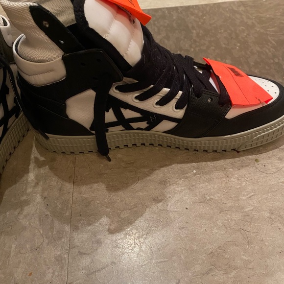 Perfect condition:off white sneakers.(unisex) - Picture 3 of 9